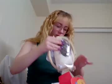 webcam girl blonde_katie live cam image #6737684