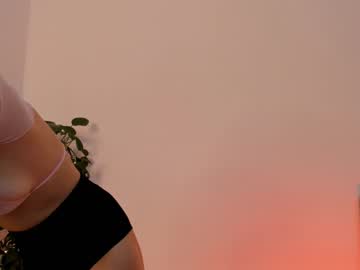 webcam girl elizabeth__gray live cam image #3588513