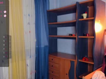 webcam girl deliaderrick live cam image #6627972