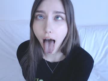 webcam girl uwuxo live cam image #1742942
