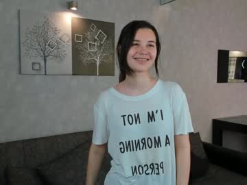 webcam girl jolly_bell live cam image #7007172