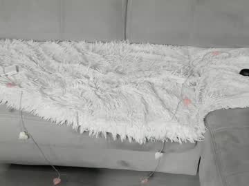 webcam girl emilia_me live cam image #1314033
