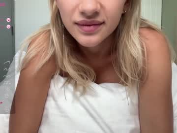 webcam girl blair_fox live cam image #6733424