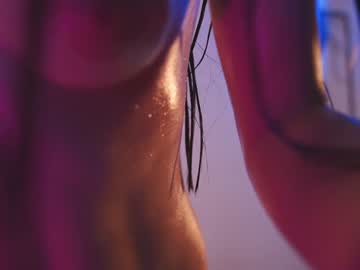 webcam girl lucie_beltran live cam image #6577527