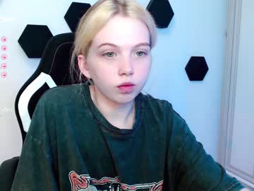 webcam girl small_blondee live cam image #4309719