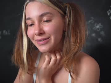 webcam couple melnextd live cam image #2378518