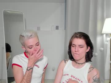 webcam couple tessa_wayne live cam image #2600701