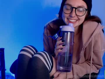 webcam girl delilahreads live cam image #5493328
