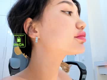 webcam girl lee_yoona live cam image #726031