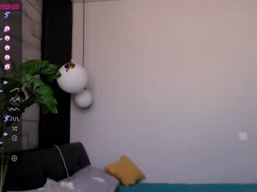 webcam girl small_blondee live cam image #1923045