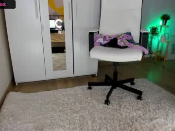 webcam girl roxy_blue_eyed_ live cam image #5729059