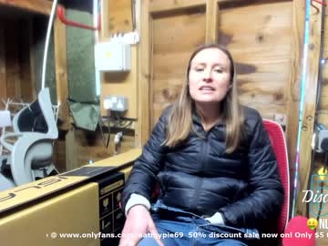 webcam girl eatmypie69 live cam image #1033989
