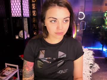 webcam girl alma_pearl live cam image #2381968