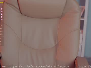 webcam girl mia_milagros live cam image #514259