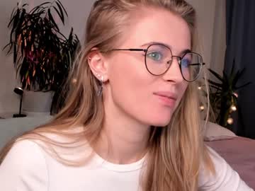 webcam girl linellali live cam image #2793240