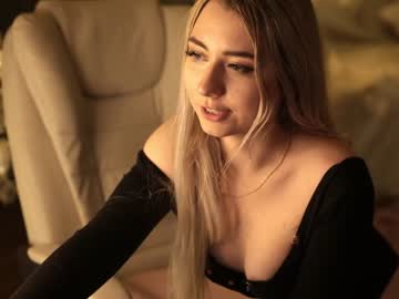 webcam girl owlluree live cam image #6235495