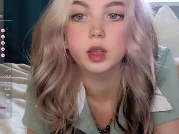 webcam girl small_blondee live cam image #5297659