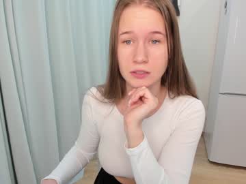 webcam girl yana_squrel_22 live cam image #3028314