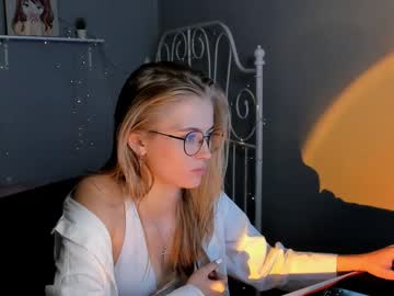 webcam girl linellali live cam image #2499063