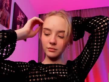 webcam girl lissa_meooow live cam image #6371903
