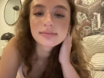 webcam girl pagieeeday live cam image #5990839