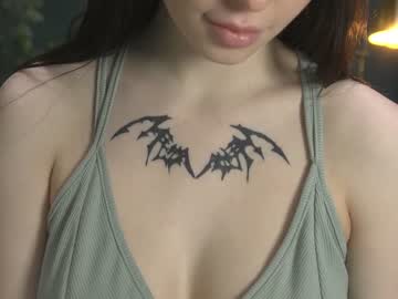 webcam girl ella_knockers_xl live cam image #2082353