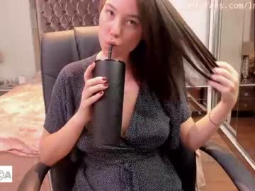webcam girl lilamytee1 live cam image #2125464
