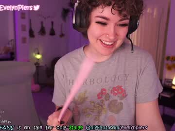 webcam girl evelynpiers live cam image #2647430