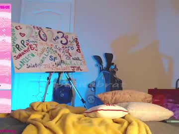 webcam girl petitebrat live cam image #4068329
