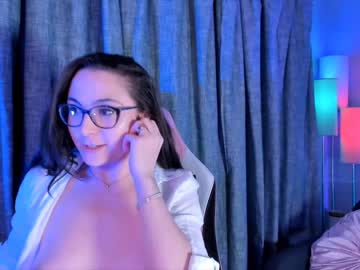webcam girl littlee33 live cam image #2794443
