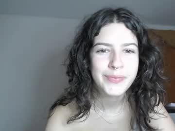 webcam girl frenchava live cam image #5157143
