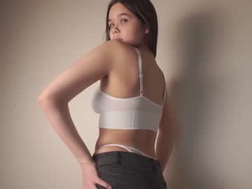 webcam girl helenmoors live cam image #3961400