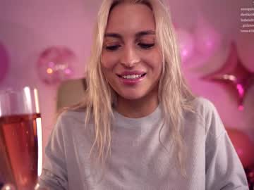 webcam girl peach_me live cam image #1431795