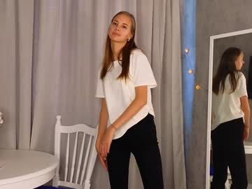 webcam girl maureenbellew live cam image #7047076