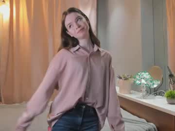 webcam girl elenecouch live cam image #7021926