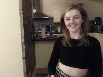 webcam girl lucydelovely live cam image #3548367