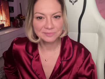 webcam girl kiradivine live cam image #504421