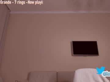 webcam girl hollyextra live cam image #970238