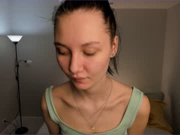 webcam girl elia_miu live cam image #6387809
