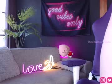 webcam girl uwuxo live cam image #4660106