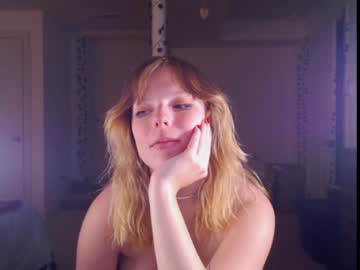 webcam girl crimsonxrapture live cam image #1101195