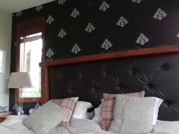 webcam girl kumfoxlive live cam image #6626083
