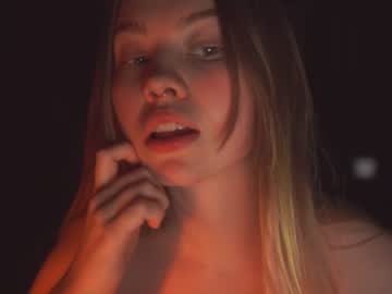 webcam girl bibi_it_is live cam image #5009393
