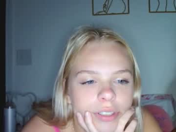 webcam girl cindyloulou1 live cam image #4085153