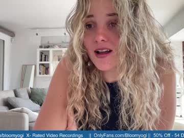 webcam girl bloomyogi live cam image #4209240