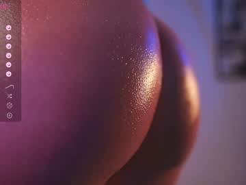 webcam girl lucie_beltran live cam image #5999045
