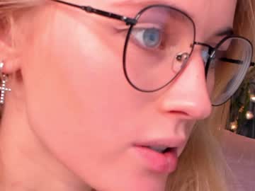 webcam girl linellali live cam image #2686290