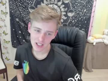 webcam man logancorvus live cam image #1741667