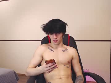webcam man teddy_mode live cam image #931285