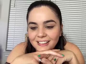 webcam girl gia_is_horny live cam image #2338252